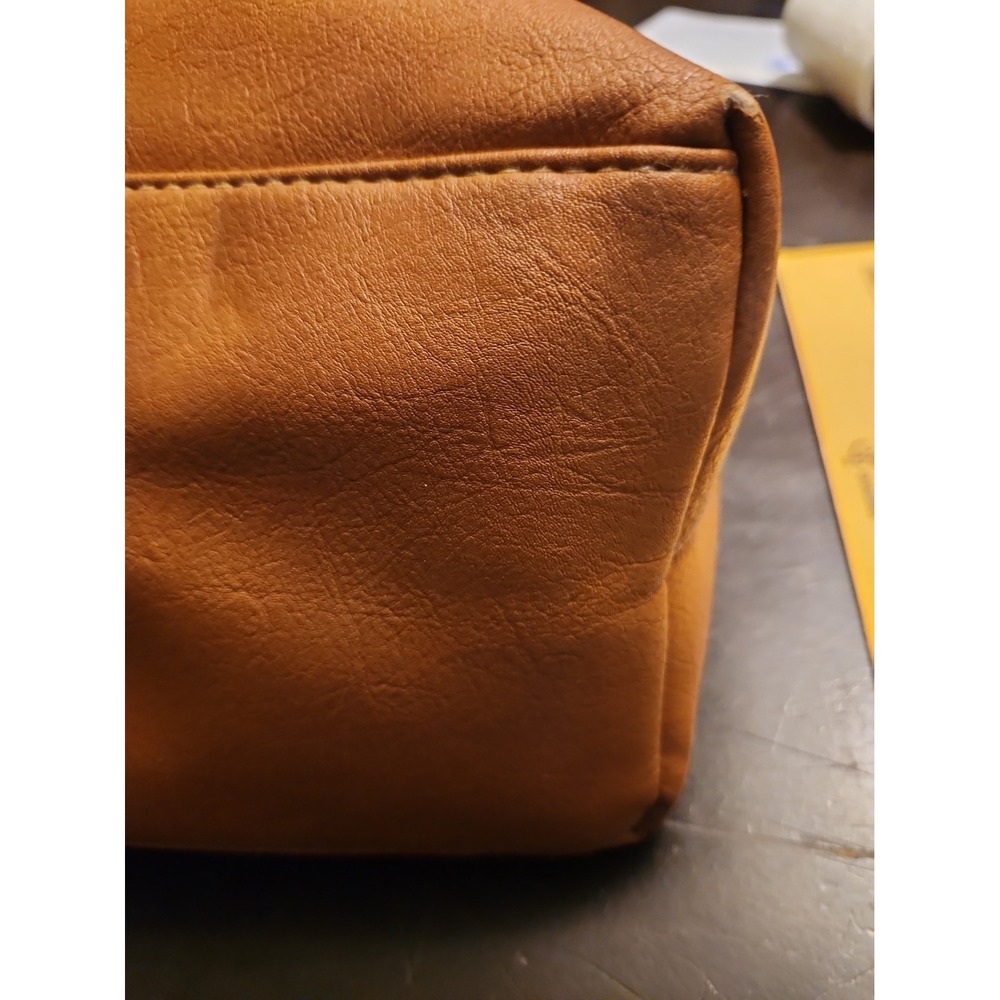 Roots Tan Coloured Purse - Picture 12 of 13
